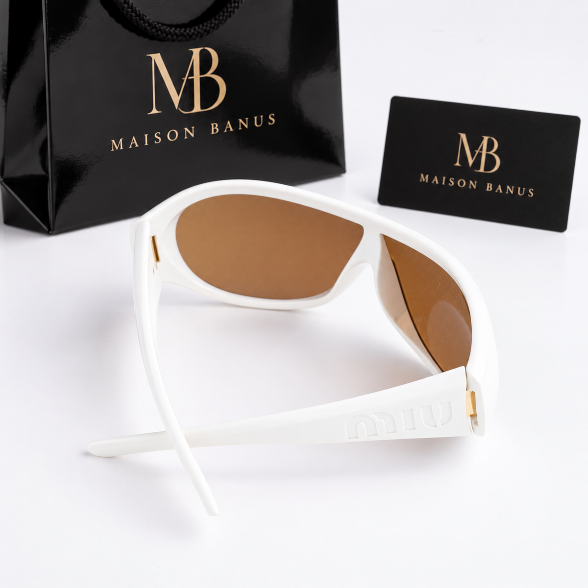 MM03 - White